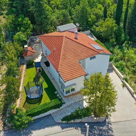 ヴィラ Croatica イモツキ