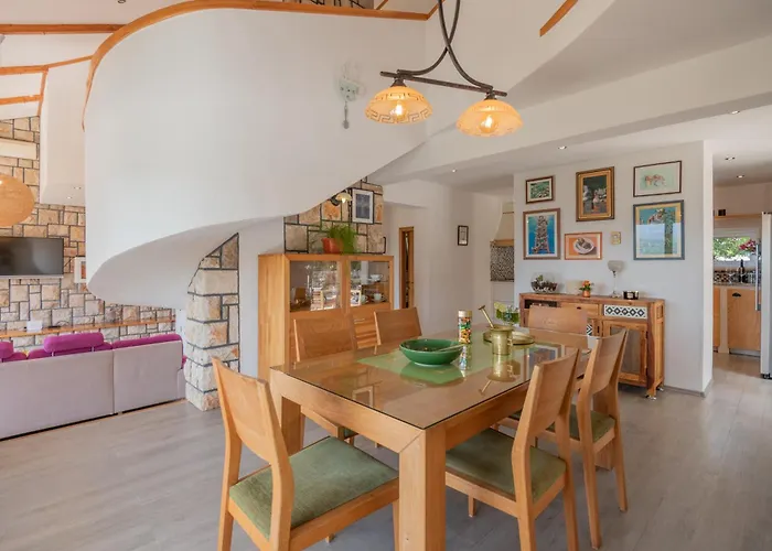 Croatica Villa *